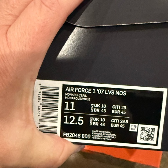 Men’s Nike Air Force One in excellent condition! Size 11 - Picture 6 of 6